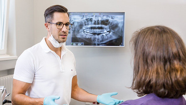Digitalisierung Zahnarztpraxis Beratungsgespräch