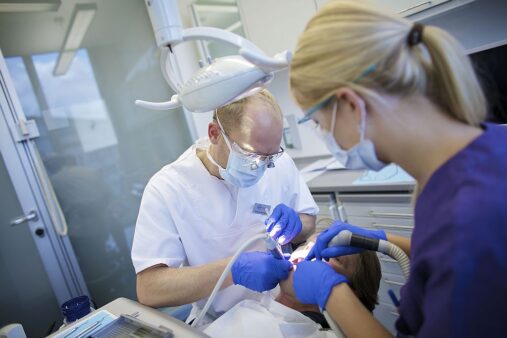Die Uni Witten/Herdecke bekommt im aktuellen CHE Ranking erneut gute Bewertungen für das Zahnmedizinstudium