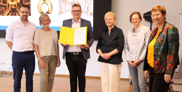 Deutscher Preis für Seniorenzahnmedizin 2024: Herausragende Auszeichnungen für Forschung und Projekte in der Seniorenzahnmedizin