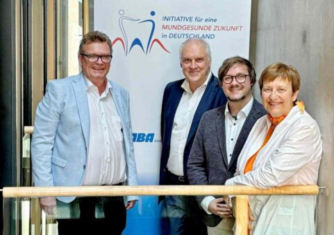 PraxisAWARD Prävention „Mundgesundheit in der häuslichen Pflege“: Jetzt bewerben